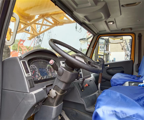 QY130K Tadano Truck Crane Equipped with Eaton Hydraulic Valve