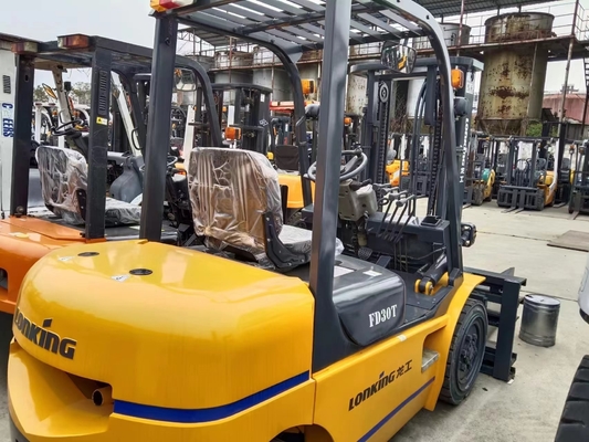 Yellow FD30T Forklift A Versatile Machine for Various Applications