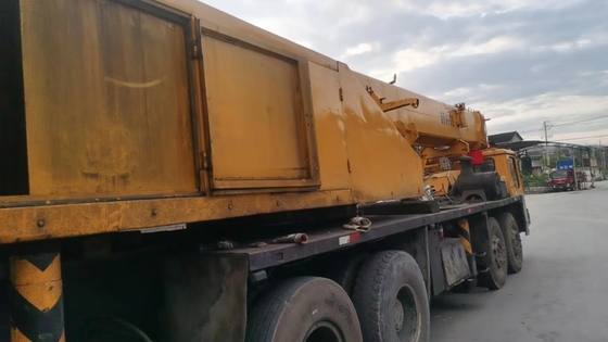 LT1130 LT1070 LT1055 130T 70T 55T 100T Truck Crane with Max. Lifting Height of 48m