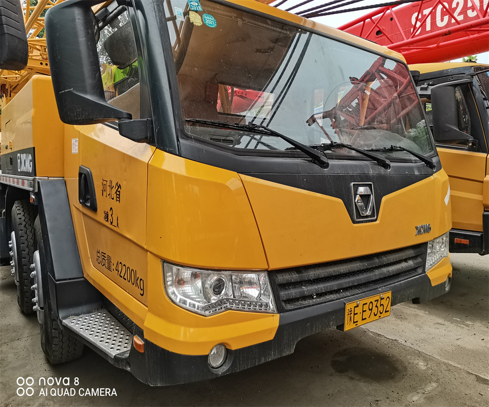 XCMG QY70KA 70T Mobile Truck Crane with Liyuan Hydraulic Valve and 20000 kg Weight