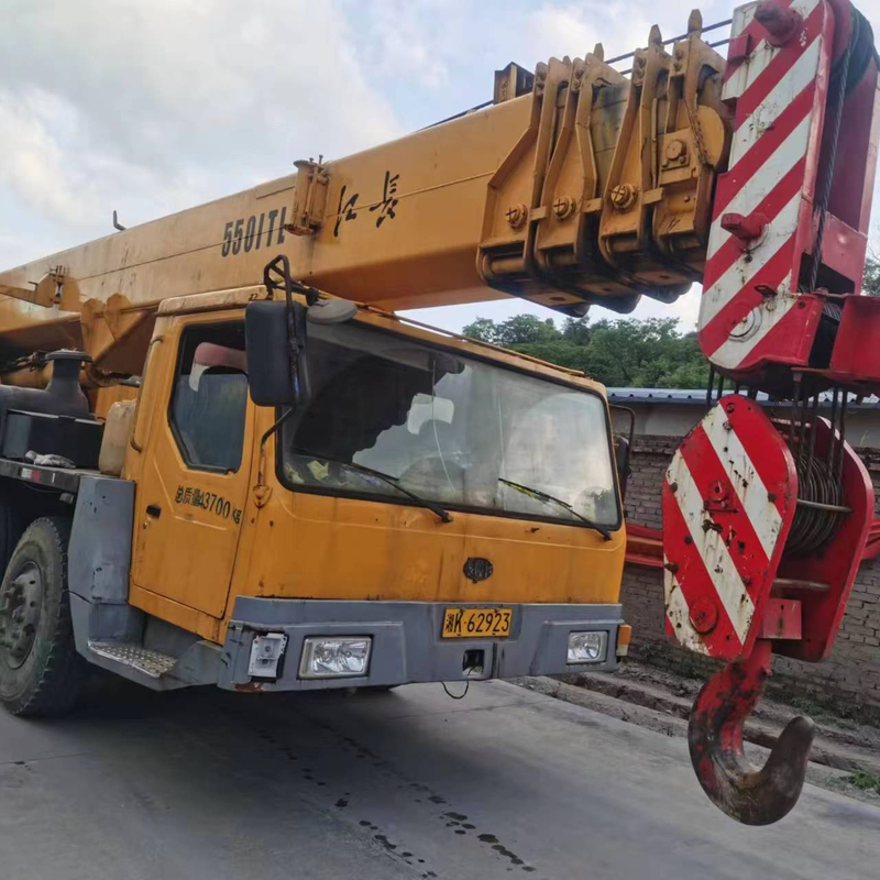 LT1130 LT1070 LT1055 130T 70T 55T 100T Truck Crane with Max. Lifting Height of 48m